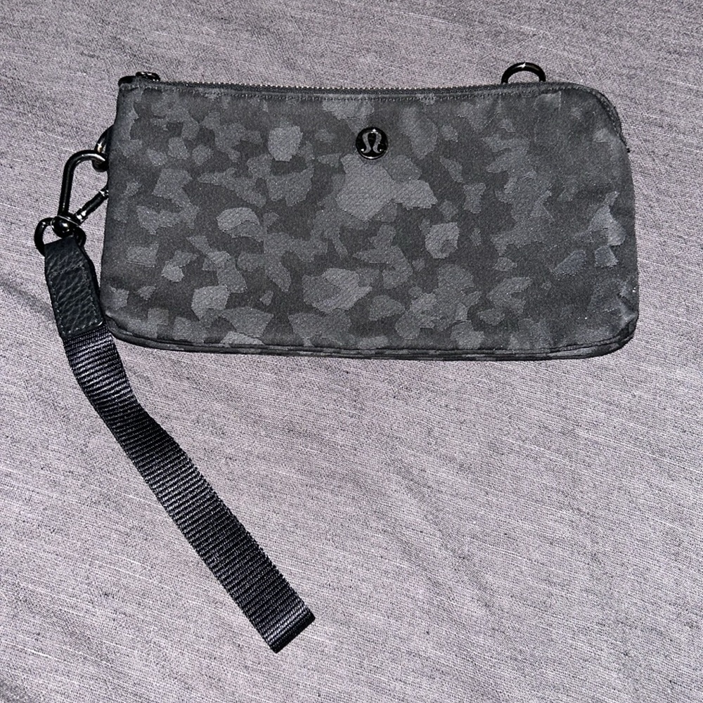 Lululemon double up Camo black/grey pouch wristlet wallet clutch